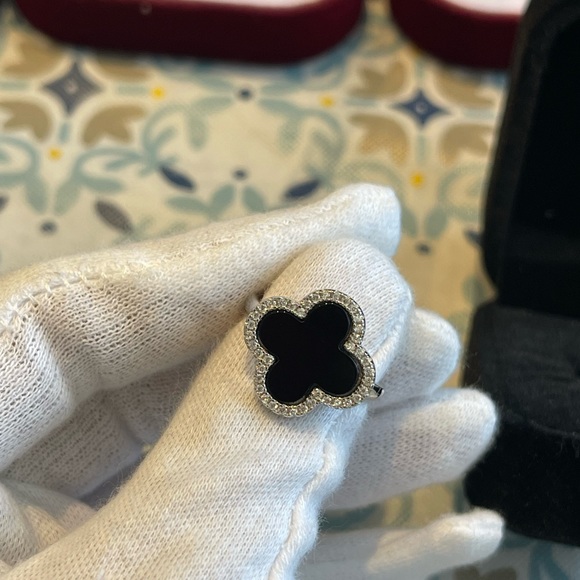 925 Sterling Silver Flower Minimalist Band Ring E12-32 - Picture 7 of 7